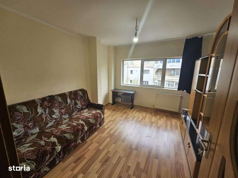 3 camere decomandate de inchiriat - Imagine principală: 2/6