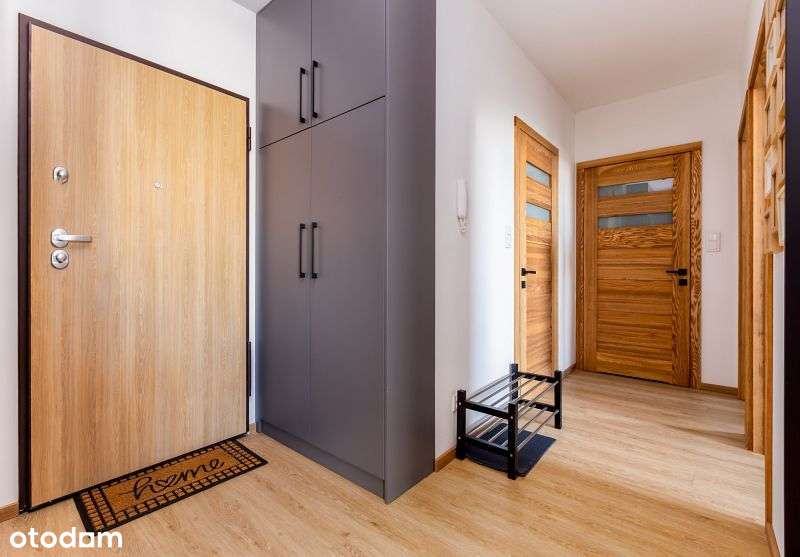 Trzy pokoje, 2 miejsca postojowe, taras, komórka l-10