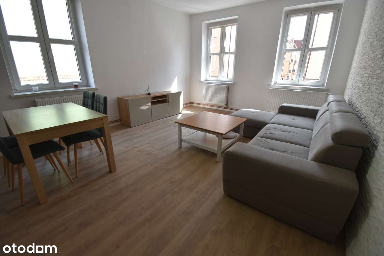 Mieszkanie 2 pokojowe w samym centrum miasta! 1 piętro, umeblowane !-6