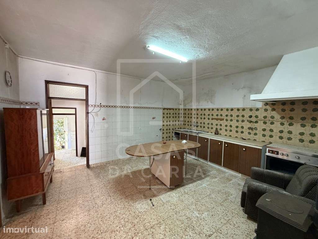 Moradia com espaço comercial com 657m2 em Albergaria dos Fusos-9