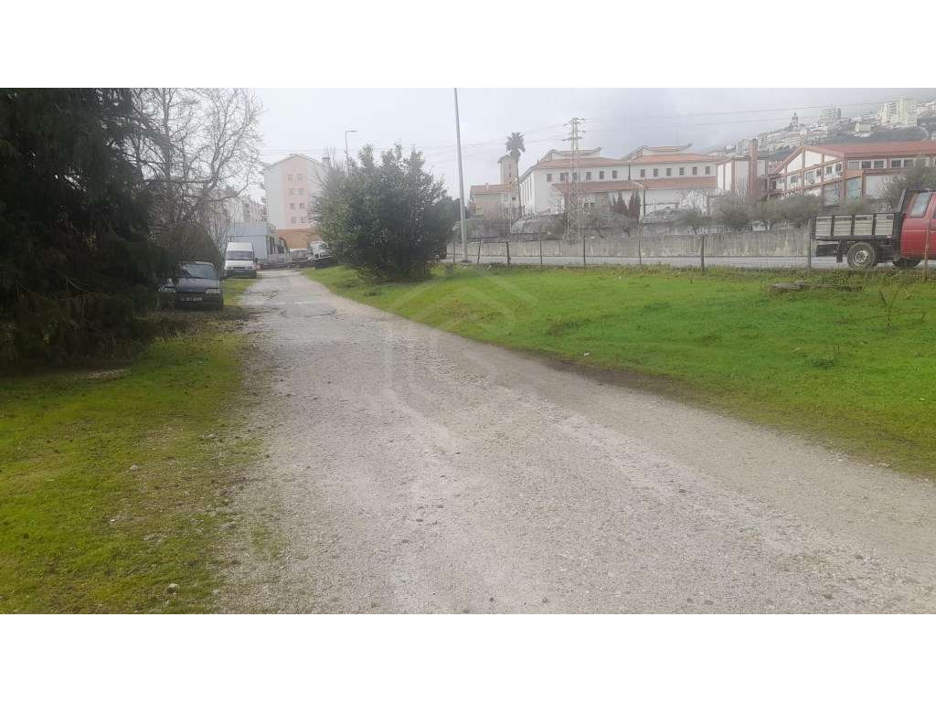 Unidade Industrial em funcionamento para venda, na Covilhã - Grande imagem: 2/26