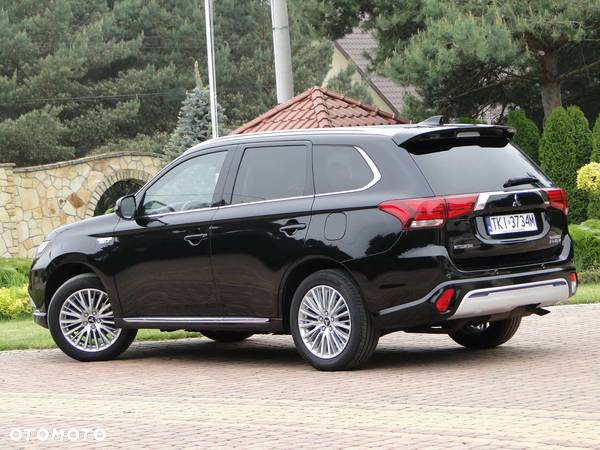 Mitsubishi Outlander PHEV Intense + - 11