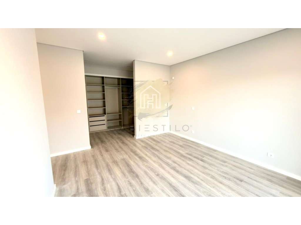 MORADIA T4 COM PISCINA EM AZEITÃO | OPORTUNIDADE A NÃO PERDER-18