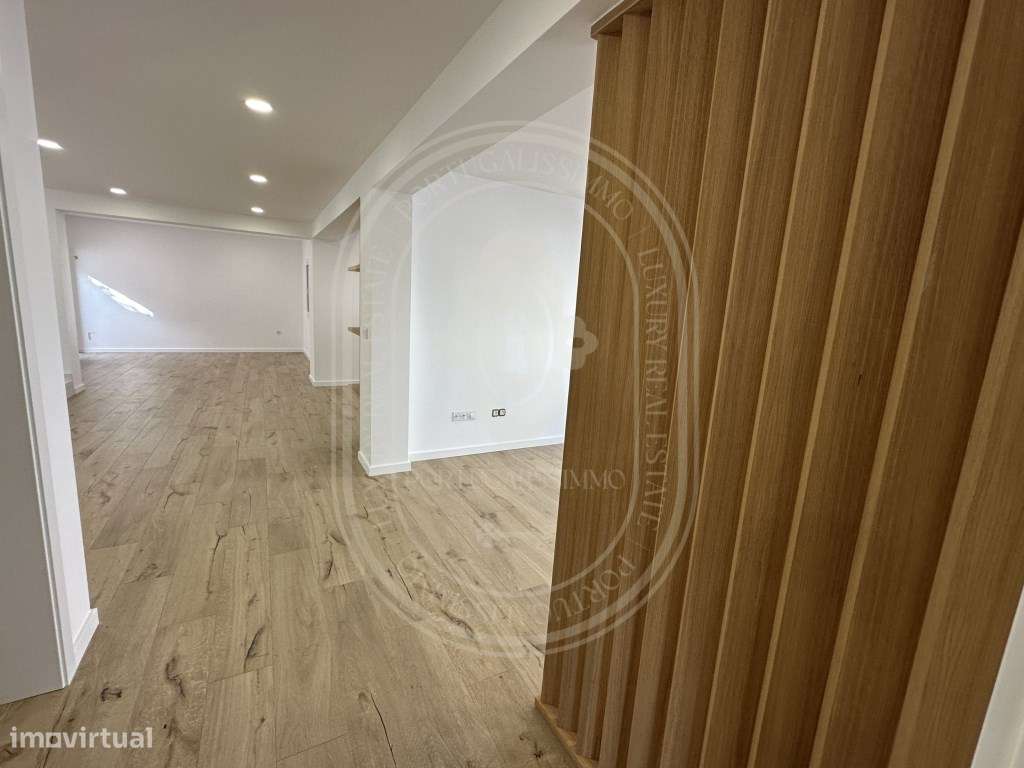 Elegante Moradia Contemporânea T4 - Conforto, Luz e Eficiência Ener... - Grande imagem: 3/47