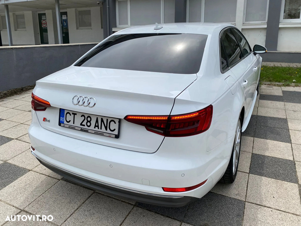 Audi A4 2.0 TDI S tronic - 14