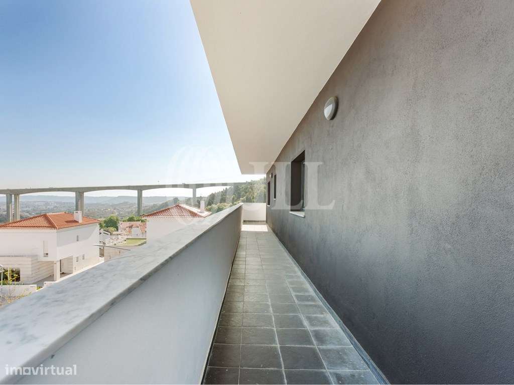 Apartamento T3 com varanda e estacionamento, em Loures - Grande imagem: 4/30