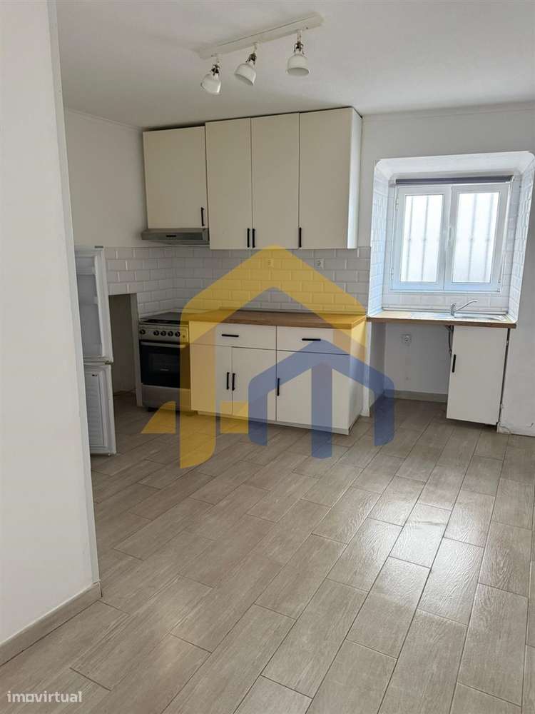 Moradia em Banda com Duas Habitações Independentes – Centro Histórico-13