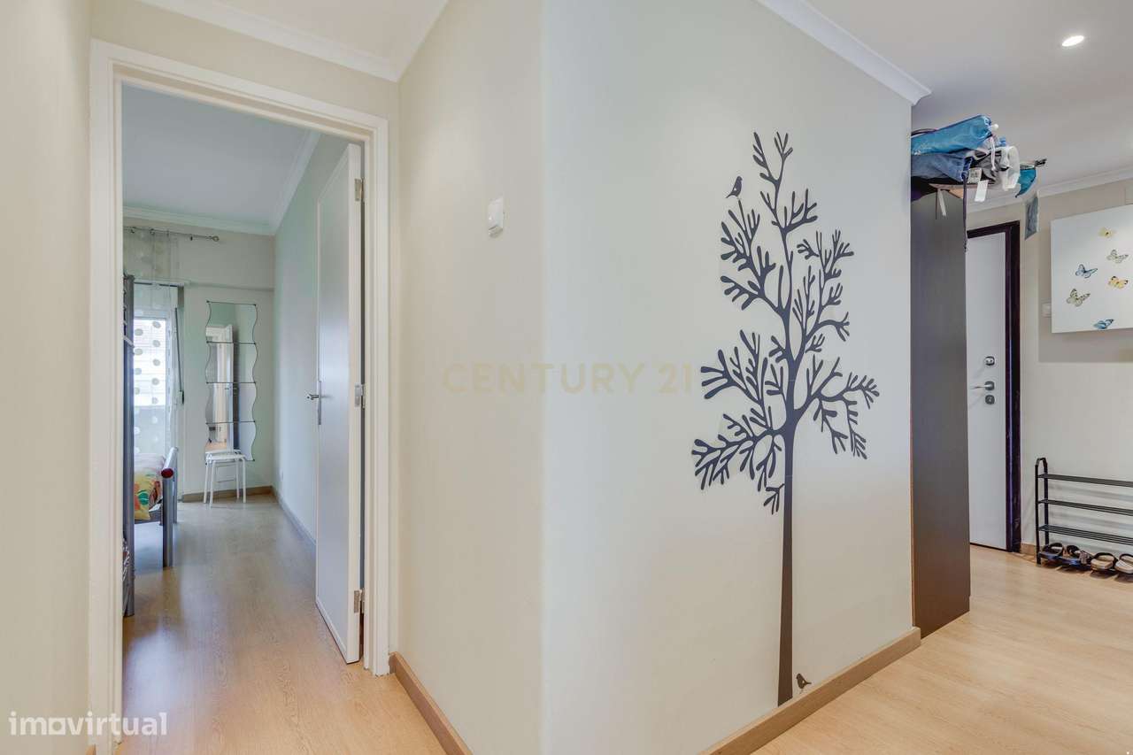 Viva no Centro da Amadora – T2 Espaçoso e Luminoso-14