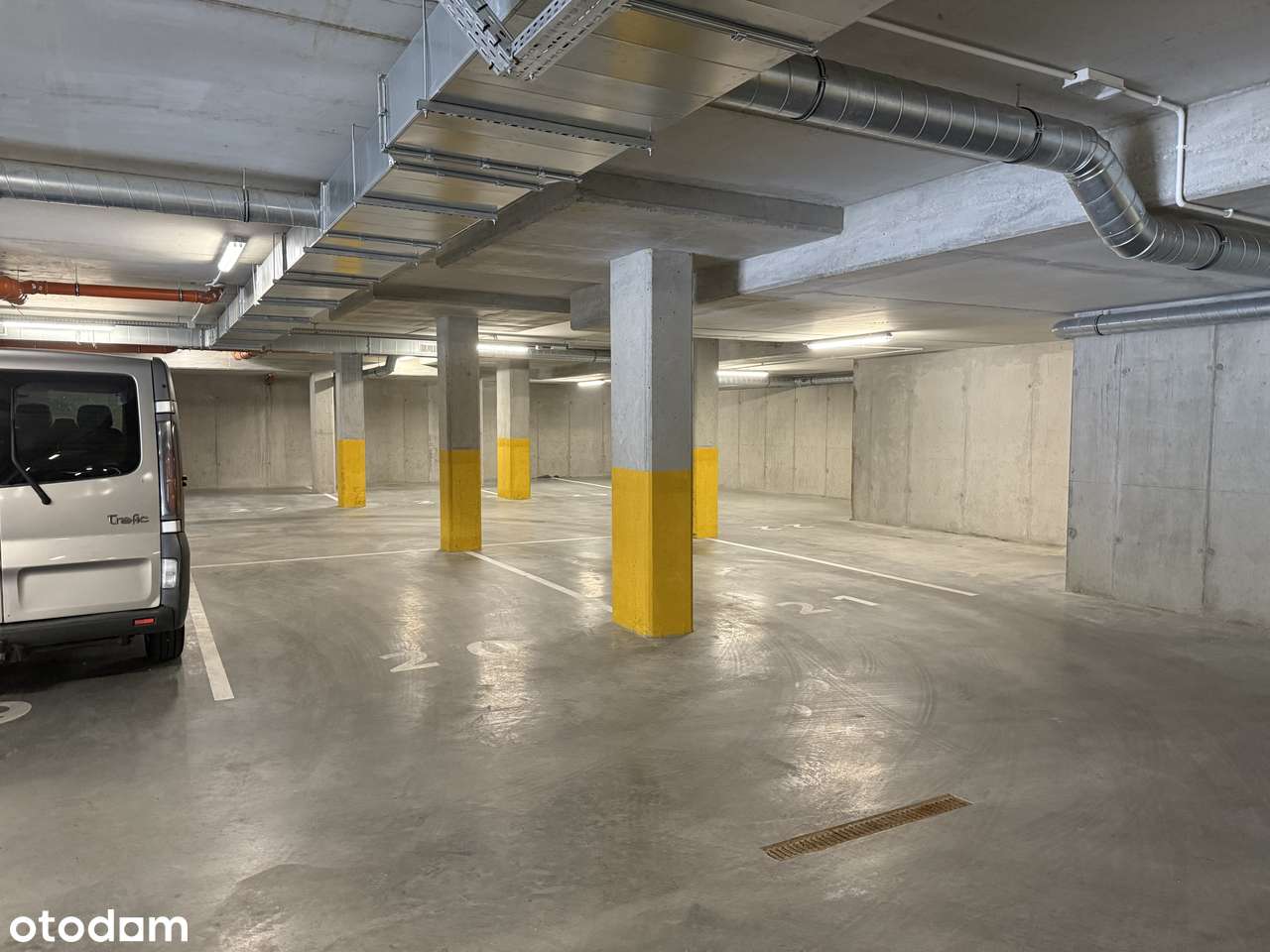 Garaż podziemny do wynajęcia, os. Beskidzkie - Pełny obrazek: 1/4