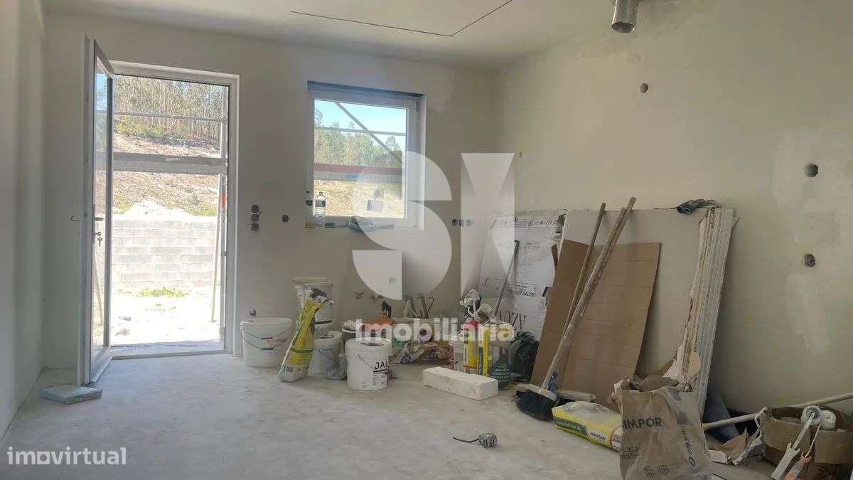 Moradias V3 com Acabamentos de Luxo e 3 Pisos - Grande imagem: 4/33