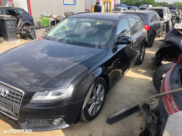 Dezmembrez Piese  Audi A4 B8 2.0 - 2