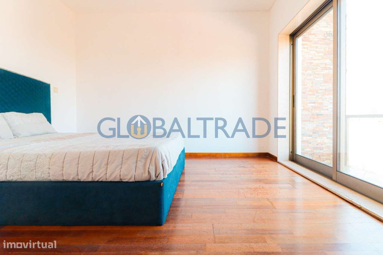 Moradia T3 com Terraço em Valbom-50