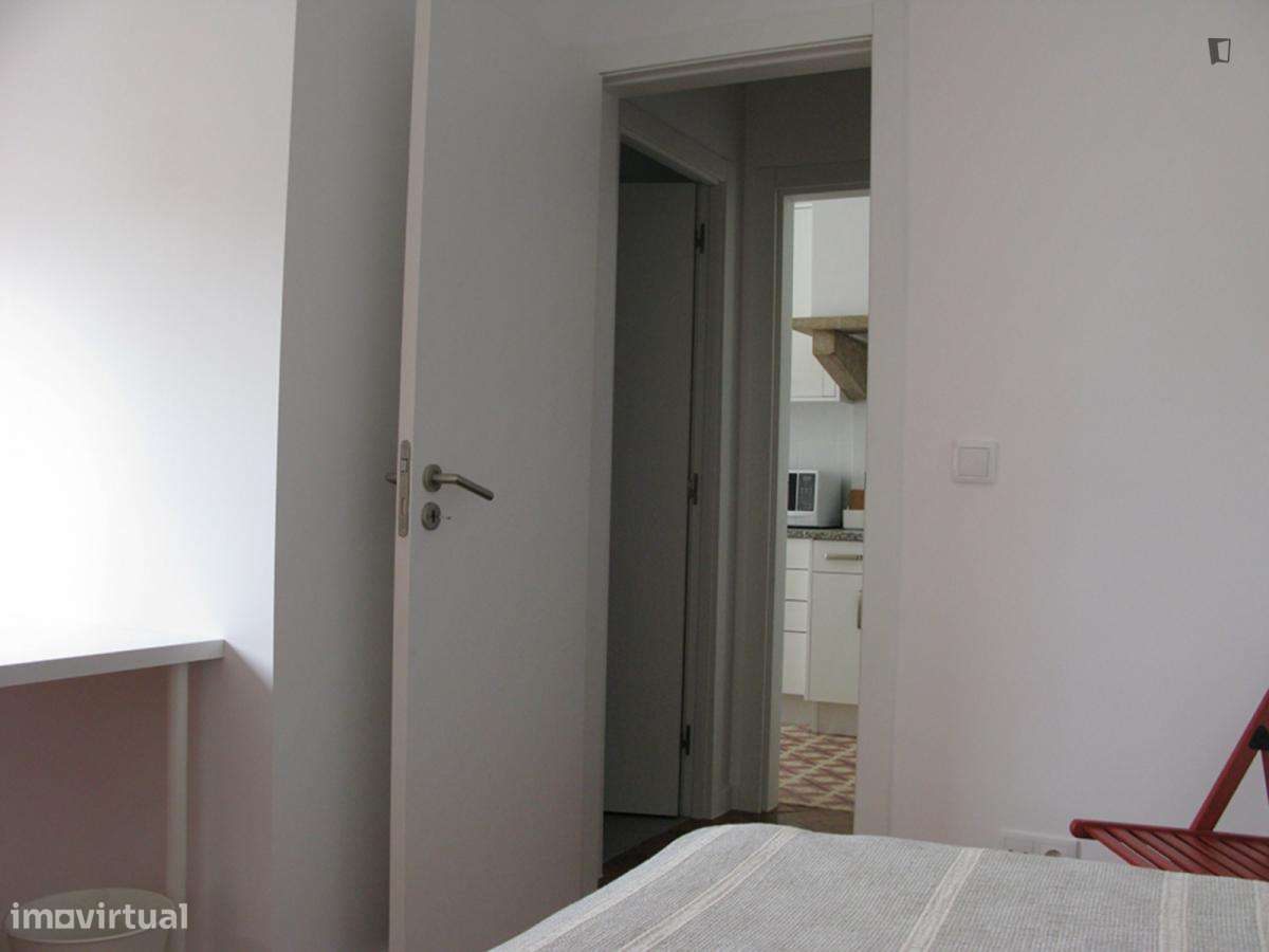 Quarto - localizado em Penha Lisbon - Grande imagem: 3/13