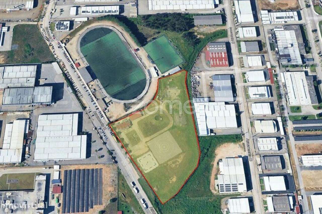 Loja com 91 m² no Centro Grossista de Albergaria-12