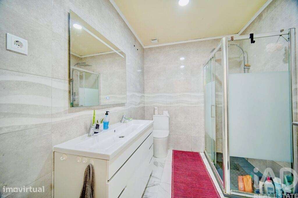 Moradia isolada T8 em Corroios de 255 m2 - Grande imagem: 3/40