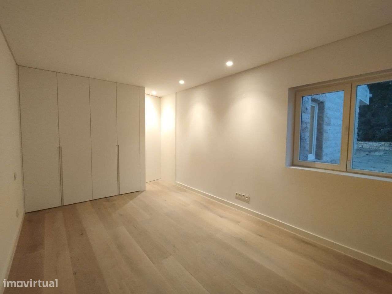 Moradia de Luxo a Estrear no Coração da Quinta da Marinha Sul-13