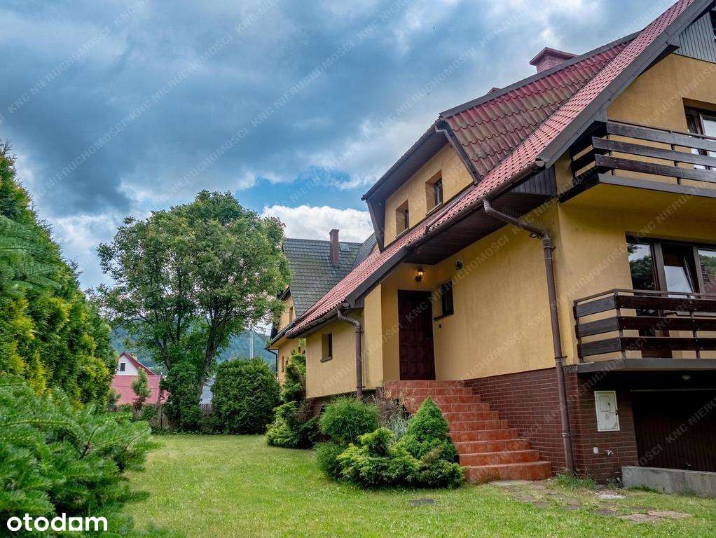 Dom w zabudowie bliźniaczej w Skawicy-1