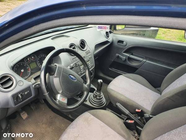 Ford Fiesta 1.3 Ambiente - 11