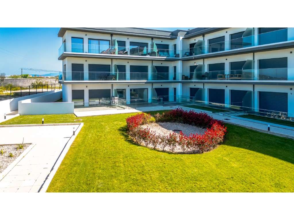 Apartamento T2 na Pederneira com piscina e Vista Mar-49