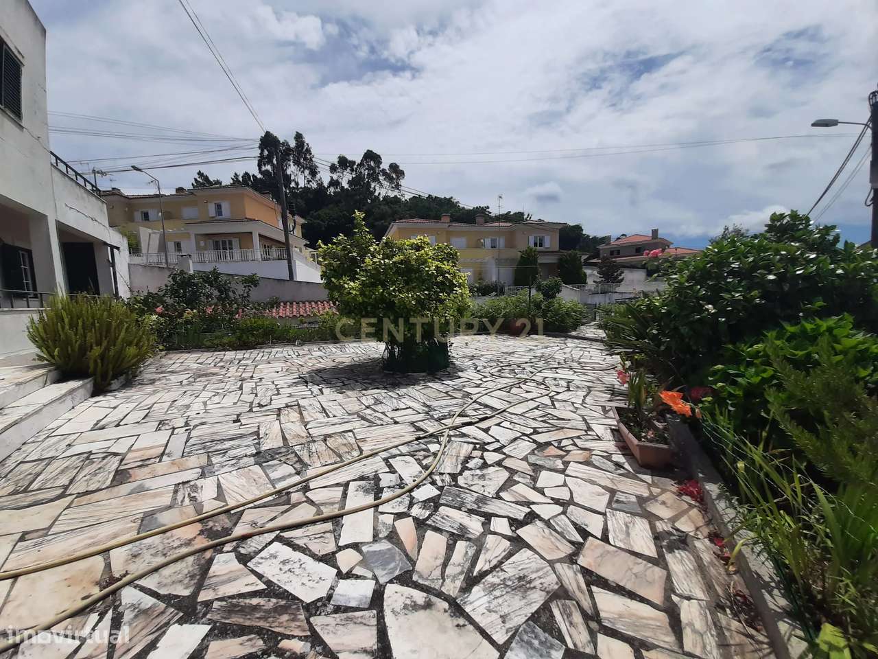 Espetacular Moradia T3 em Lousa com Garagem e Varandas-14