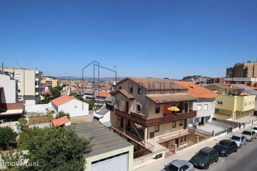 Apartamento T3 em plena Av Cidade de Zamora com vista do Castelo de Br-25