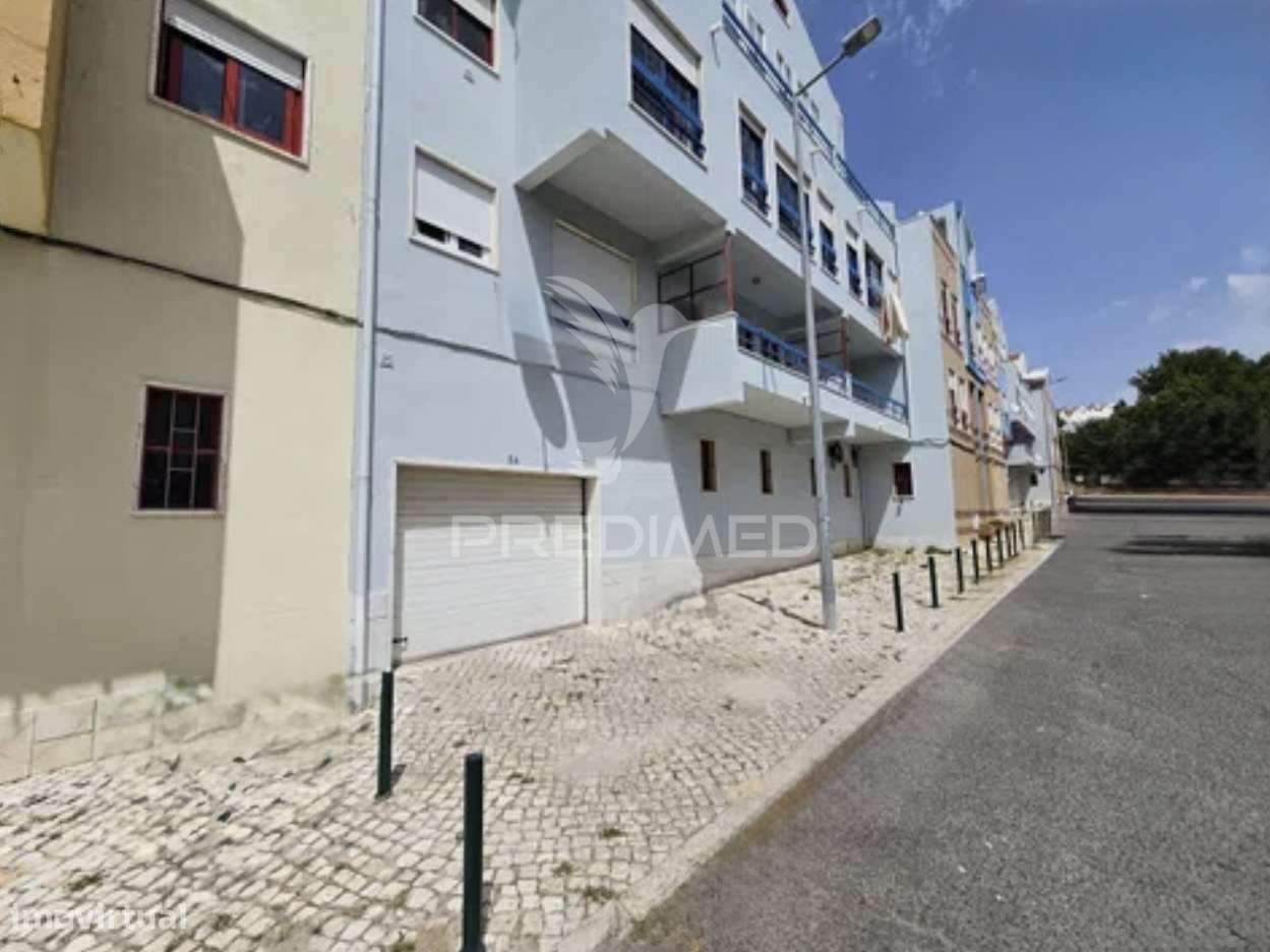 Apartamento T1 com Parqueamento – Acesso Direto à Praia do Magoito - Grande imagem: 5/40