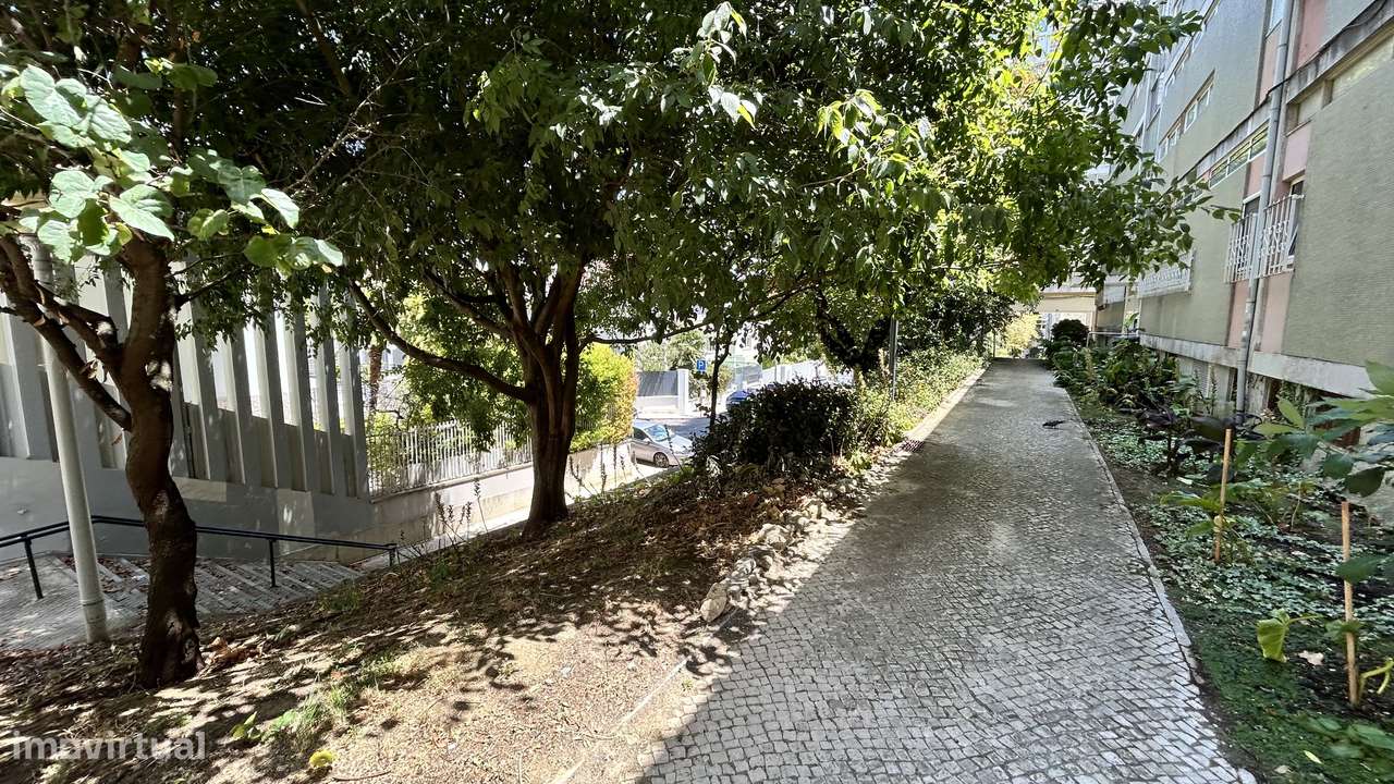 Apartamento T2 em Alvalade-11
