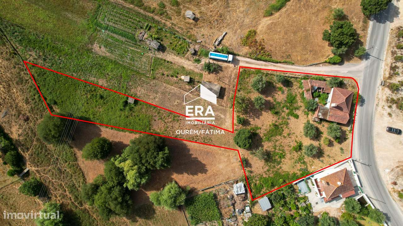 Moradia T3 para restauro com vários anexos - Grande imagem: 2/16