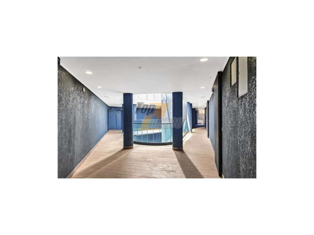 Apartamento T1 Novo a Estrear com Parqueamento - Junto à FCT NOVA-10