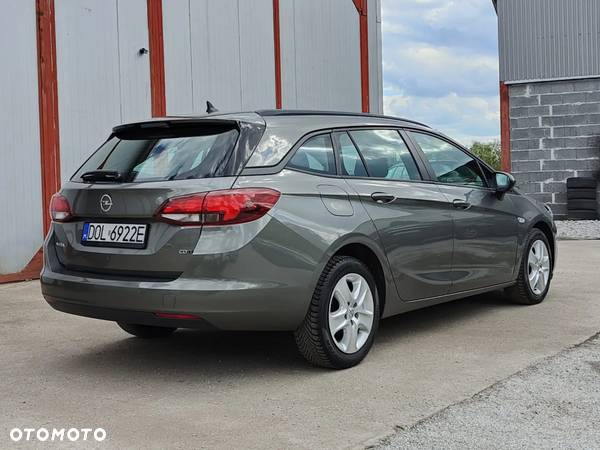 Opel Astra IV 1.6 CDTI Cosmo - 4