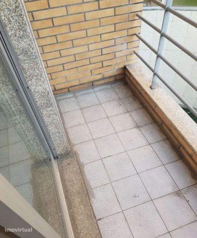 Apartamento T3 em Valbom-Gondomar com Varanda e Estacionamento-6