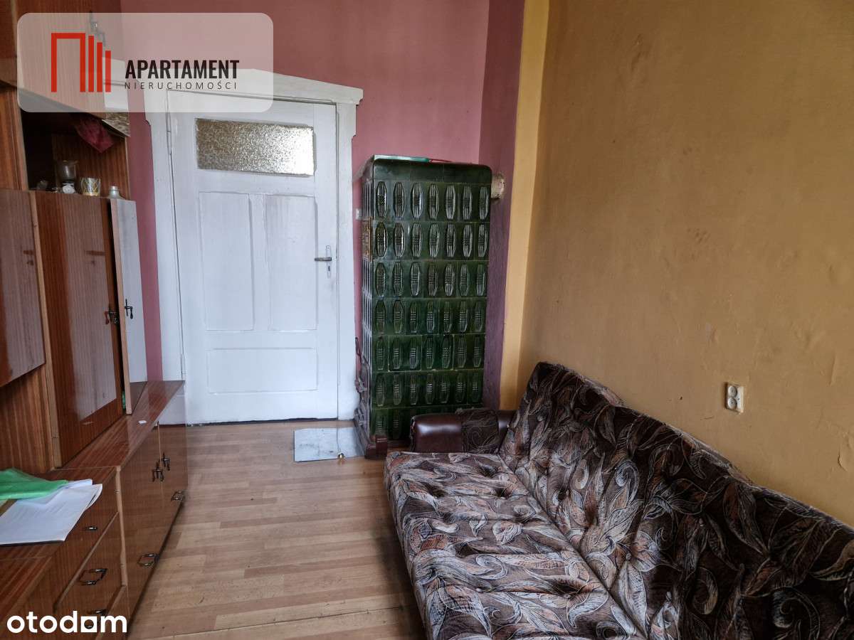 Dom w stylu dworkowym z dużą działką-9