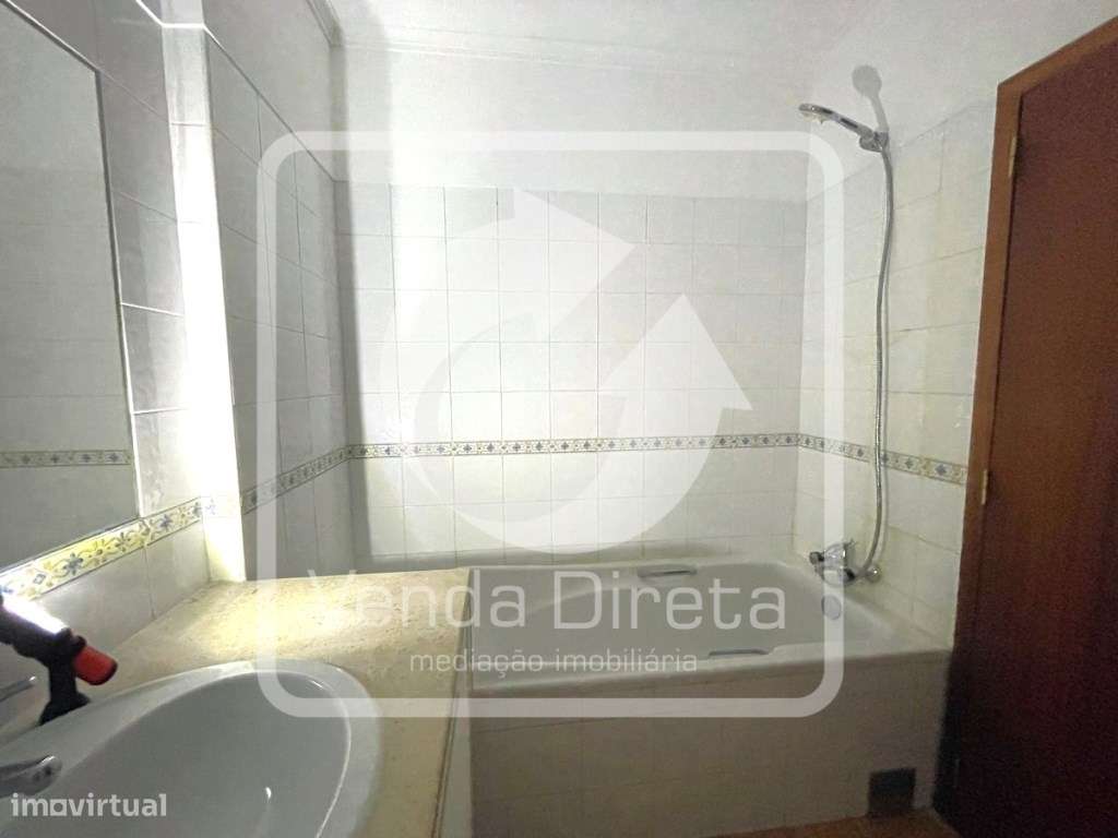 Apartamento T2 com 95 m² no Alto do Seixalinho | Perto da Estação F...-14