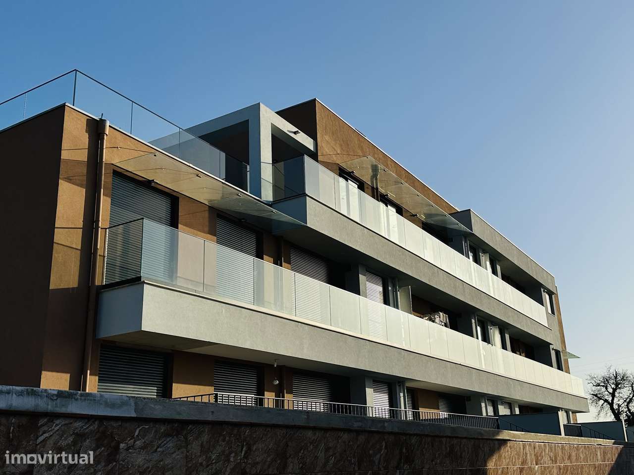 T2 luminoso com 2 estacionamentos (última fração disponível)-34