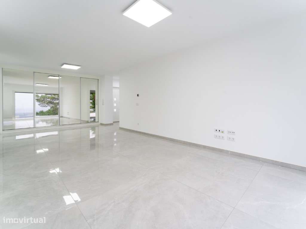 Moradia moderna T3 na Serra do Bouro-11