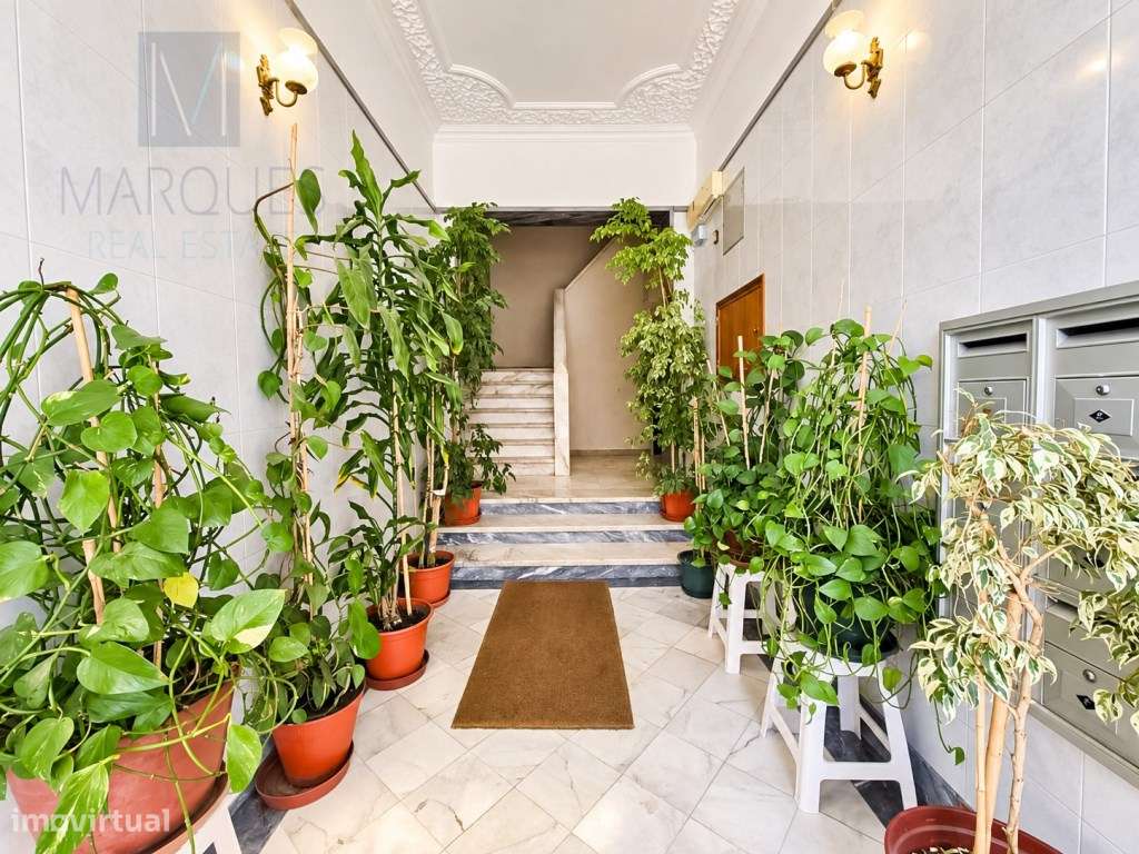 Apartamento T2 com Arrecadação em Casais de Mem Martins - Rio de Mouro-12