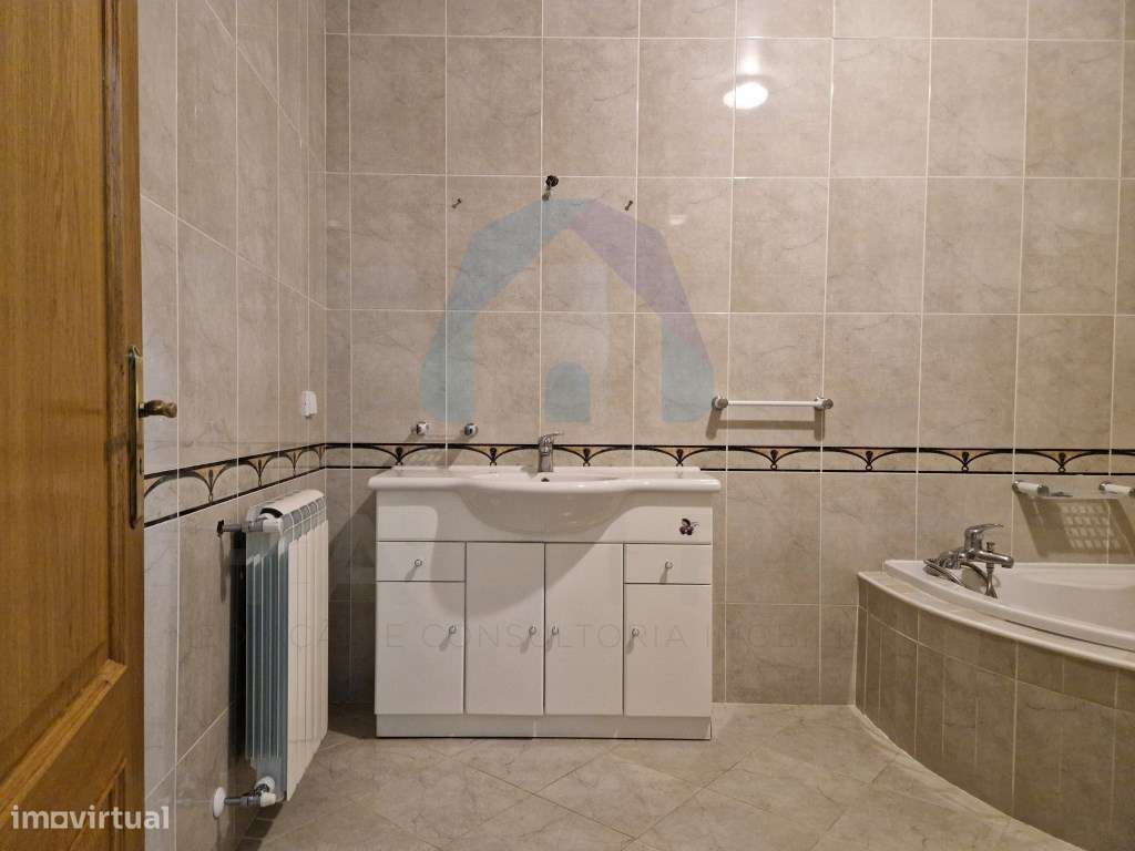 Apartamento T3 com Terraço - Pombal-12