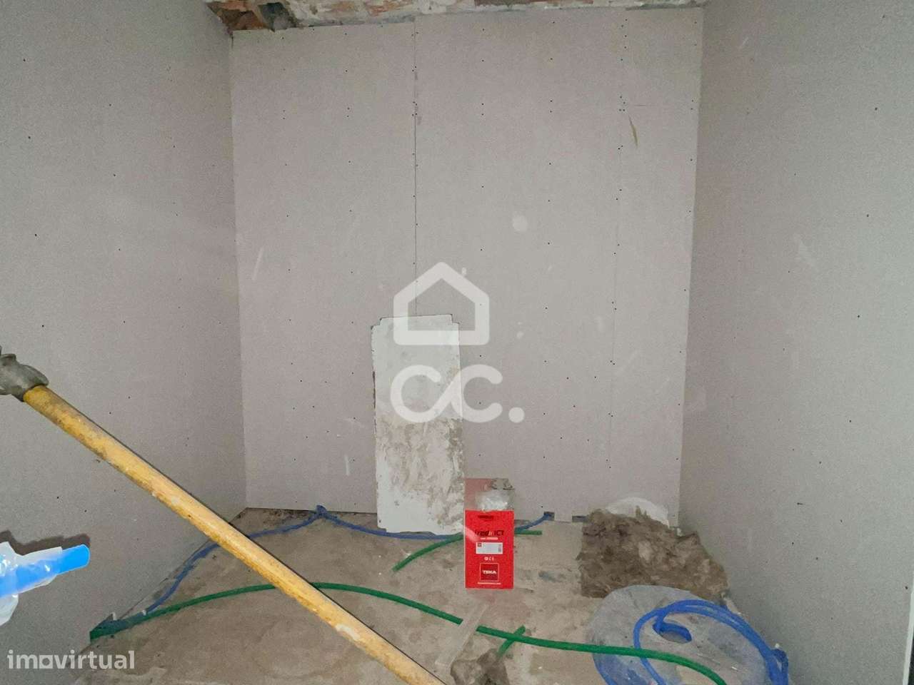 Prédio com Loja de 489 m² e 2 Apartamentos no Coração de Vila Nova de-15