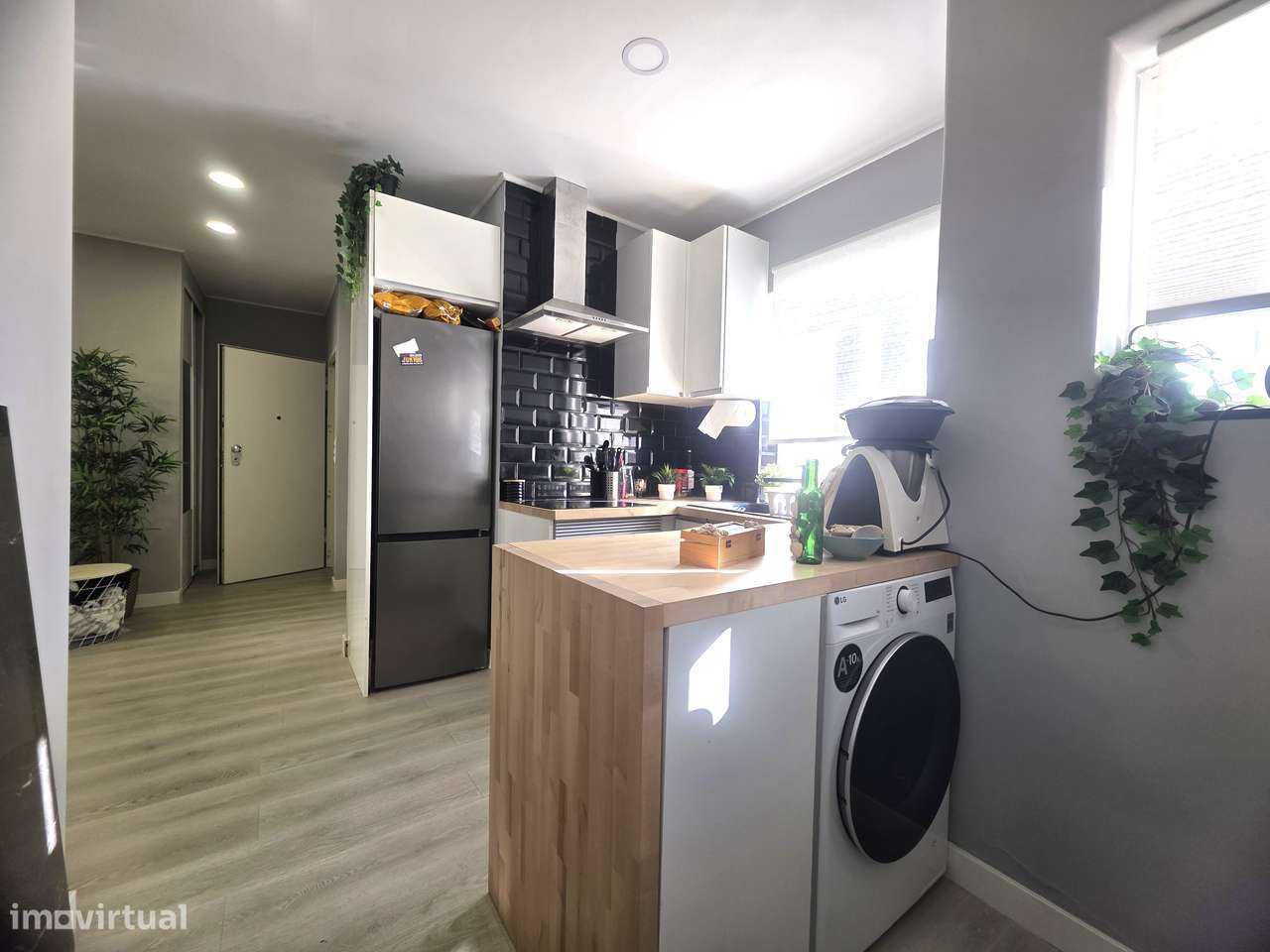 Apartamento T2 Duplex Recuperado - A 70m da Praia do Ouro-7