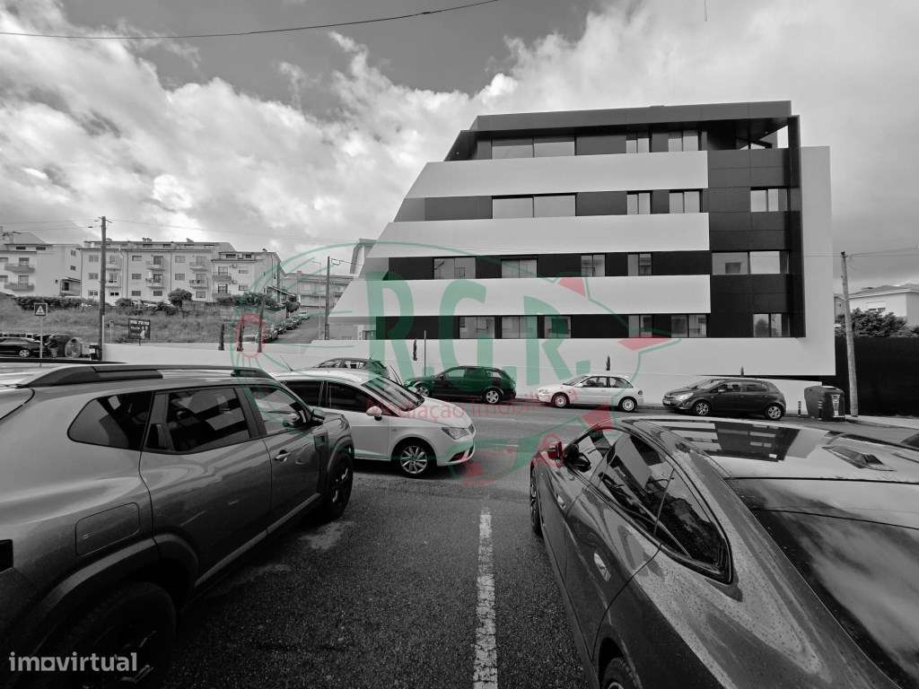 T4 Único no Piso | Terraço (48.40m2) | Box 2 Carros e Arrumos | SÃO...-27