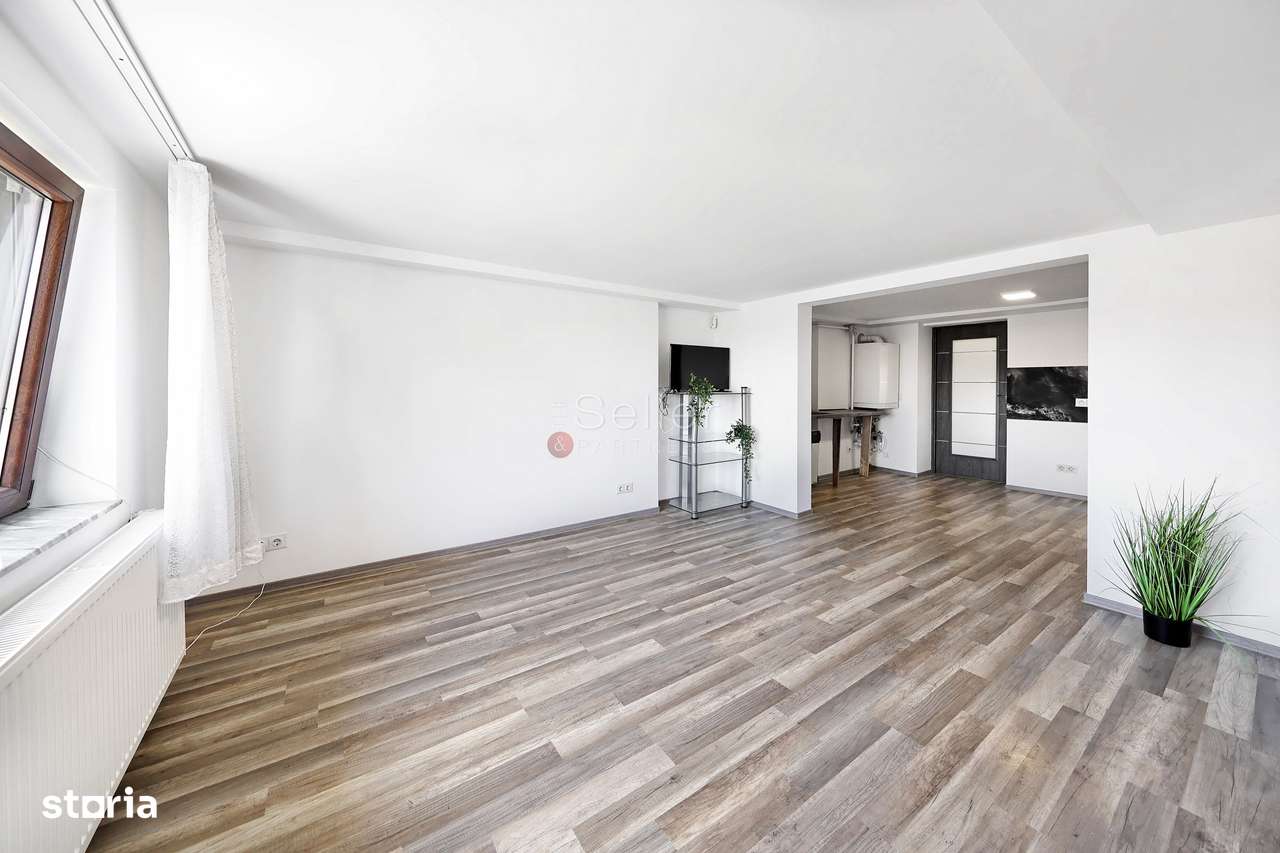 Casa renovata 2024 cu 2 apartamente - Imagine principală: 3/20