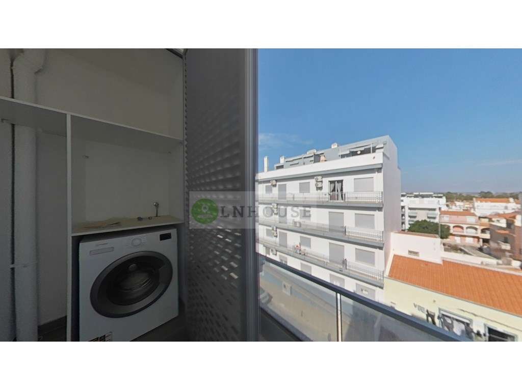 Apartamento de tipologia T1 novo a 250 m da praia de Monte Gordo.-38