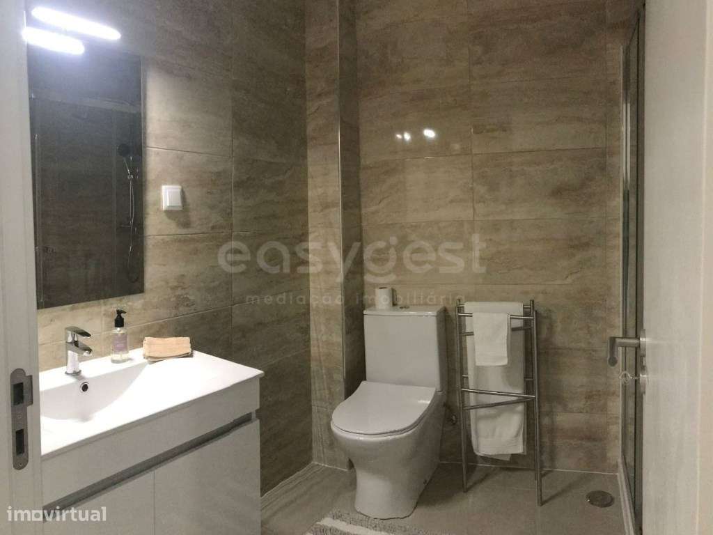 Apartamento na Av. dos Combatentes com vista rio e desafogada sobre... - Grande imagem: 4/9