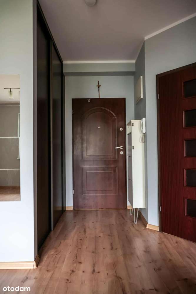 Koniuchy, 2 pokoje na 1 piętrze, zamknięty teren-3