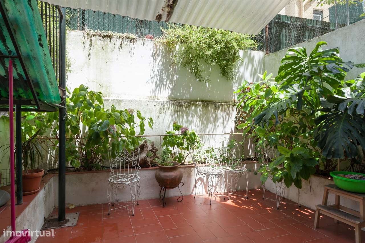 Apartamento T1 com Pátio Privativo-16