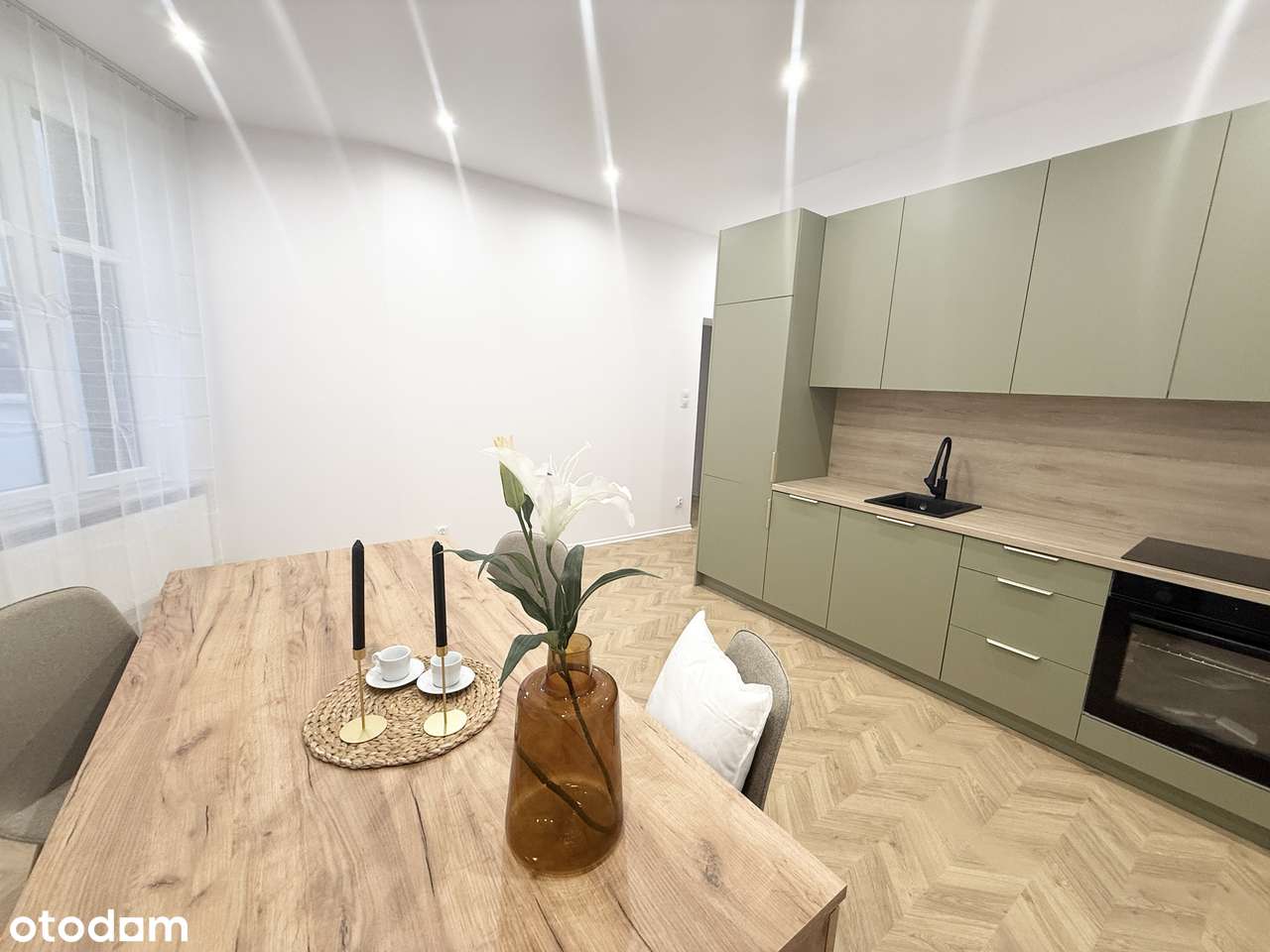 2 pokoje do zamieszkania - odnowiona kamienica, 1 piętro-1