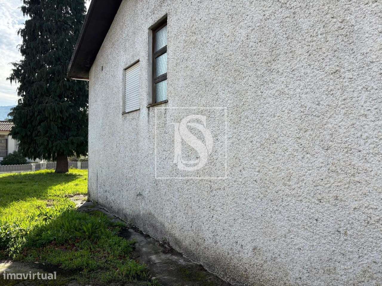 Oportunidade Única – Espaço Multifuncional com Armazém, Habitação e In-28