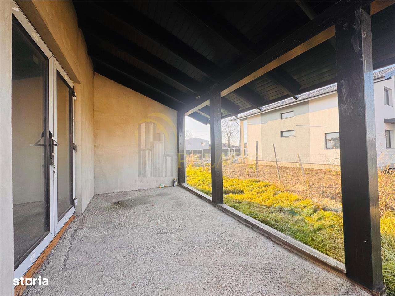 Casa individuala cu garaj si subsol 5 camere Vorovesti-12