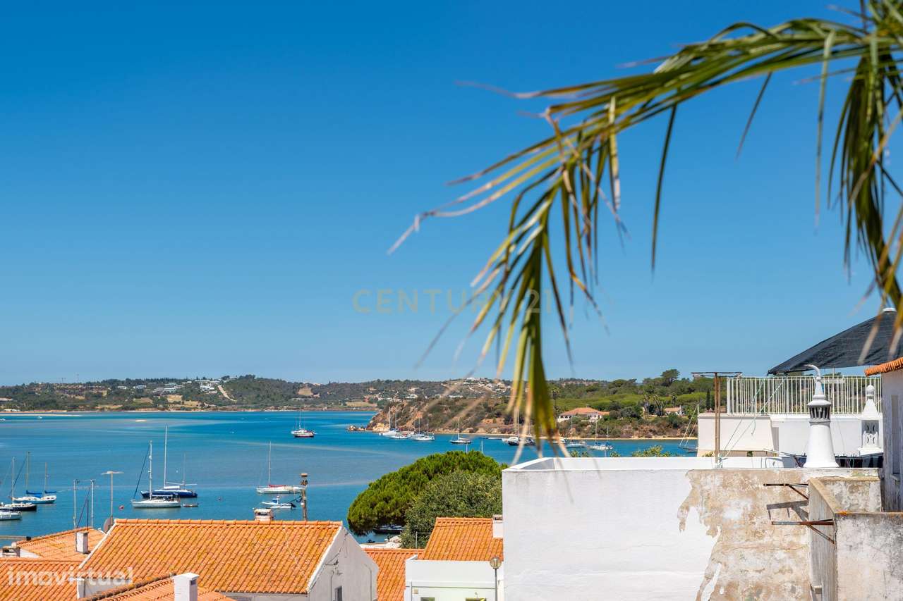 Excelente oportunidade, moradia com vista Ria e Mar no centro de Alvor - Grande imagem: 4/46