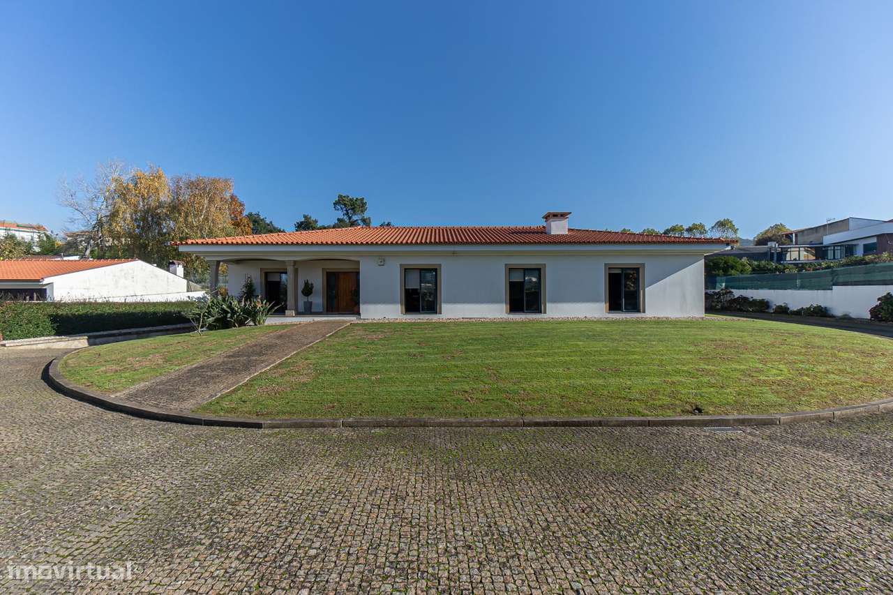 Quinta T4+1 , Moradia Térrea, 4.500 m² Terreno,  Privacidade Total - Grande imagem: 2/36